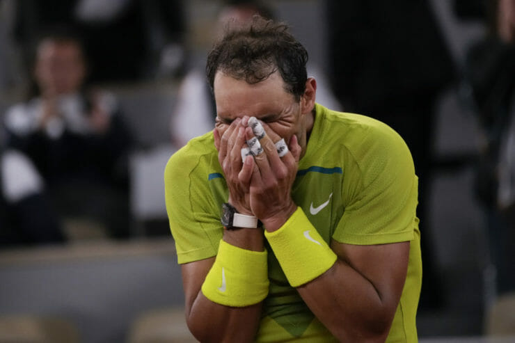 Rafael Nadal sa teší po triumfe nad Srbom Novakom Djokovičom.
