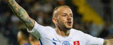 Vladimír Weiss oslavuje gól proti Azerbajdžanu.
