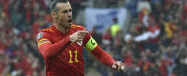Hráč Walesu Gareth Bale oslavuje vo finále baráže MS 2022 vetvy A Wales - Ukrajina v Cardiffe 5. júna 2022.