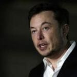 Šéf Twitteru Elon Musk v stredu pohrozil, že môže zažalovať spoločnosť Microsoft, ktorú obviňuje z používania údajov z Twitteru bez povolenia.