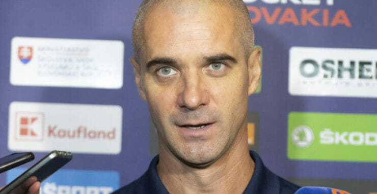 Tréner slovenskej hokejovej reprezentácie do 20 rokov Ivan Feneš.