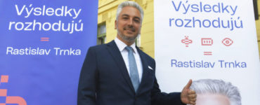 Chce byť opäť županom. Rastislav Trnka počas tlačovky na kandidáta na predsedu Košického samosprávneho kraja v Košiciach 23. júna 2022.