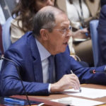 Ruský minister zahraničných vecí Sergej Lavrov hovorí počas zasadnutia Bezpečnostnej rady OSN.