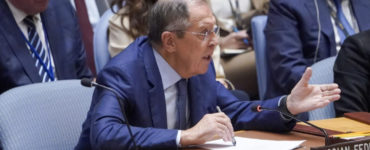 Ruský minister zahraničných vecí Sergej Lavrov hovorí počas zasadnutia Bezpečnostnej rady OSN.