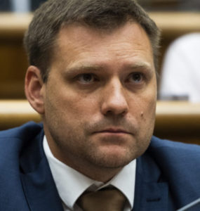 Amaterizmu odzvonilo!