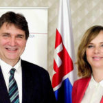 Zľava splnomocnenec Filip Vagač a vicepremiérka Veronika Remišová.