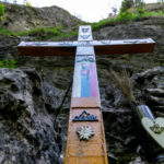 Na ilustračnej snímke kríž na symbolickom cintoríne v Manínskej tiesňave.