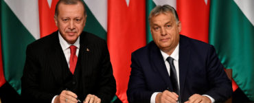 Turecký prezident Recep Tayyip Erdogan a maďarský premiér Viktor Orbán