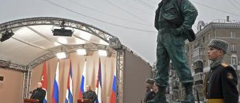 Stretnutie prezidentov a socha Fidela Castra v Moskve