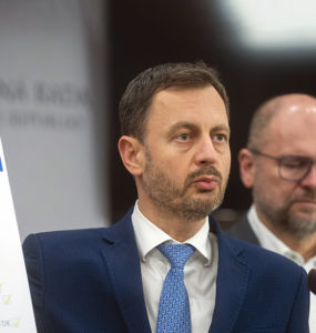 Položila Hegerova vláda podnikateľov na kolená