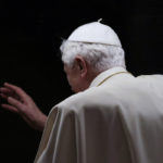 Na archívnej snímke z 25. marca 2010 pápež Benedikt XVI.