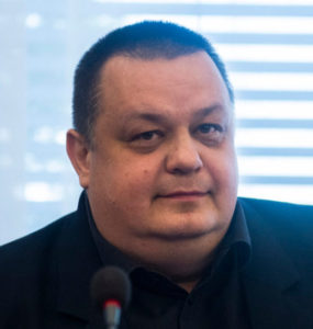 Podľa Jána Mikasa sa povinnosť päťdňovej izolácie pre pacientov s COVID-19 od 20. marca ruší