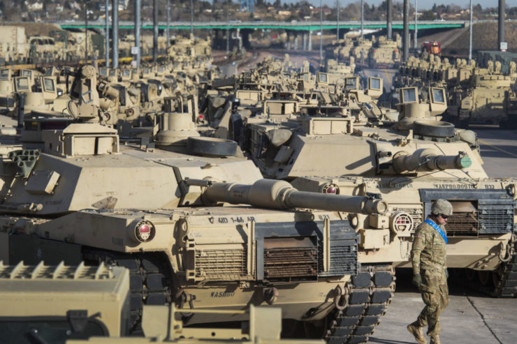 Dánske ministerstvo obrany vo štvrtok oznámilo, že sa s Holandskom dohodlo na kúpe 14 tankov Leopard 2, ktoré obe krajiny darujú Ukrajine.