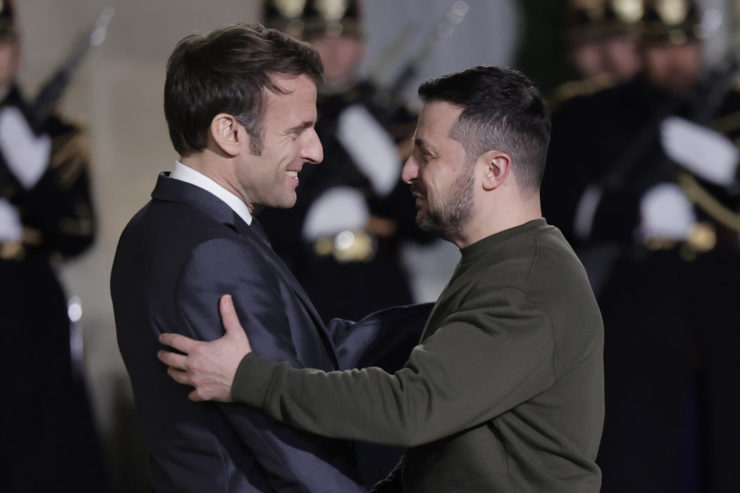 Volodymyr Zelenskyj a Emmanuel Macron