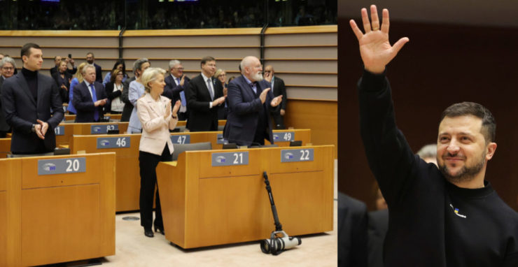 Šéfka EK Leyenová a poslanci EP tlieskajú ukrajinskému prezidentovi, vpravo Zelenskyj.