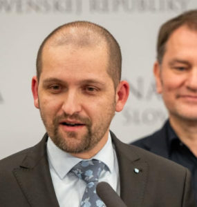 Poslanec OĽANO Marek Šefčík počas tlačovky Igora Matoviča.
