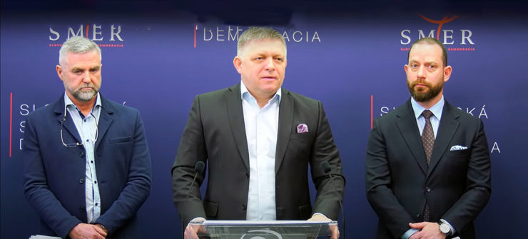 Zľava Tibor Gašpar, Robert Fico a Marek Para.