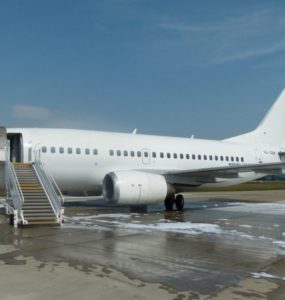 Federálny súd v New Yorku schválil zhabanie Boeingu 737 v hodnote 25 miliónov dolárov, ktorý patrí ruskej energetickej spoločnosti Rosnefť PJSC