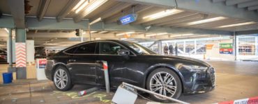 Muž v Nemecku vrazil autom do ľudí v garáži letiska, niekoľkých zranil
