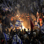 Izraelský prezident Jicchak Herzgo v pondelok vyzval vládu, aby okamžite zastavila legislatívny proces súvisiaci so spornou reformou justície