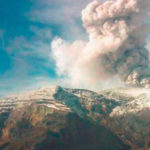 Sopka Nevado del Ruiz v Kolumbii je opäť aktívna. Snímka pochádza z 20. marca 2023