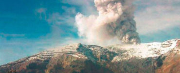 Sopka Nevado del Ruiz v Kolumbii je opäť aktívna. Snímka pochádza z 20. marca 2023