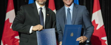 Ukrajinský prezident Volodymyr Zelenskyj a kanadský premiér Justin Trudeau v pondelok prostredníctvom telefónu rokovali o dlhodobej obrannej spolupráci.