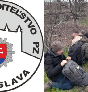 Na kombosnímke vpravo zadržaní migranti príslušníkmi bratislavskej krajskej polície.