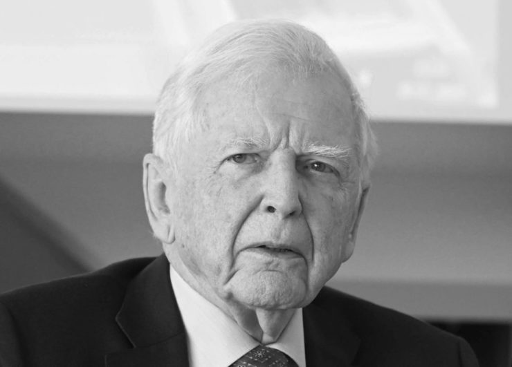 Vo veku 87 rokov zomrel v nedeľu známy nemecký virológ a nositeľ Nobelovej ceny za medicínu Harald zur Hausen