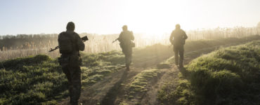 Ruská armáda v pondelok oznámila, že odrazila rozsiahlu ofenzívu ukrajinských síl na piatich častiach frontu v Doneckej oblasti