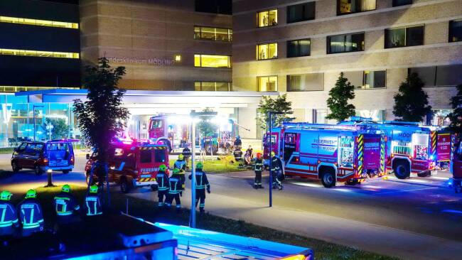 Traja pacienti zahynuli v noci na utorok pri požiari na klinike v rakúskom meste Mödling