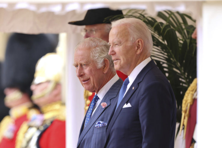 Joe Biden a Kráľ Karol III