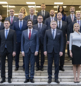 Hrabko reagoval na výsledky novembrového prieskumu agentúry AKO pre TASR, podľa ktorého 57,2 percenta respondentov súhlasí s názorom, že nový kabinet bude vládnuť efektívnejšie a s lepšími výsledkami ako vlády I. Matoviča a E. Hegera.