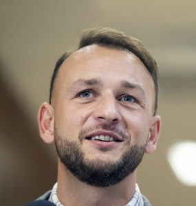 Vláda pomáha celoplošne