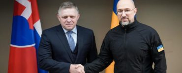 Predseda slovenskej vlády Robert Fico na utorkovom stretnutí s ukrajinským premiérom Denysom Šmyhaľom