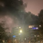 Nočný požiar strechy bytového domu v bratislavskom Ružinove
