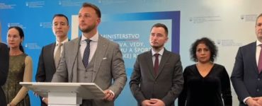 Ministri Matúš Šutaj Eštok a Tomáš Drucker o bezpečnosti na školách