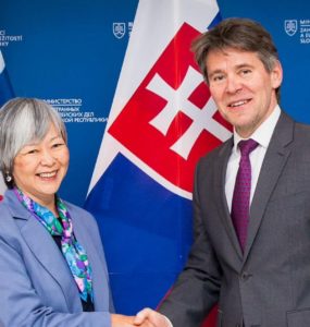 štátny tajomník Marek Eštok prijal nórsku veľvyslankyňu Susan Eckey