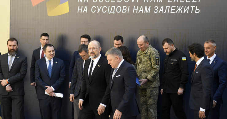 Predseda vlády Ukrajiny Denys Šmyhaľ a predseda vlády SR Robert Fico