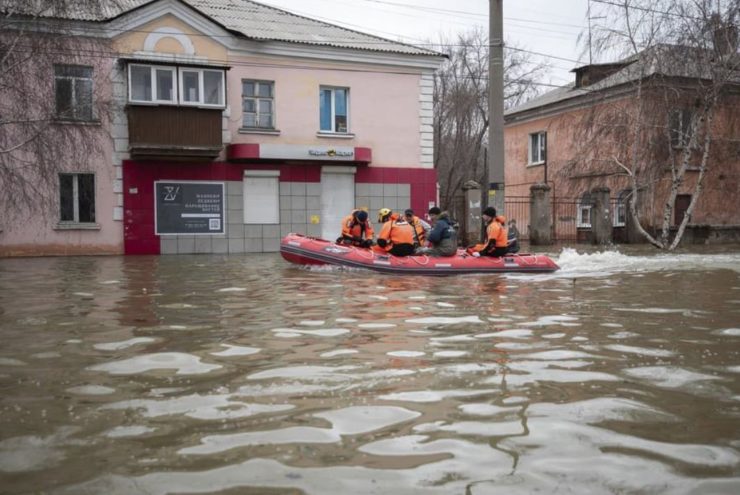 Rusi čelia najhorším záplavám za desaťročia