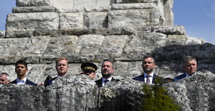 VIDEO Takto sa to robí: Prejavy Fica a Pellegriniho na Štefánikovej mohyle mali štátnickú úroveň | Domáca politika