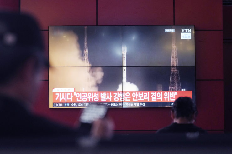 KĽDR chcela vypustiť vojenský satelit, nosná raketa však vybuchla