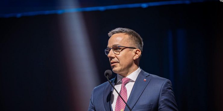 Minister práce, sociálnych vecí a rodiny Erik Tomáš (Hlas-SD)