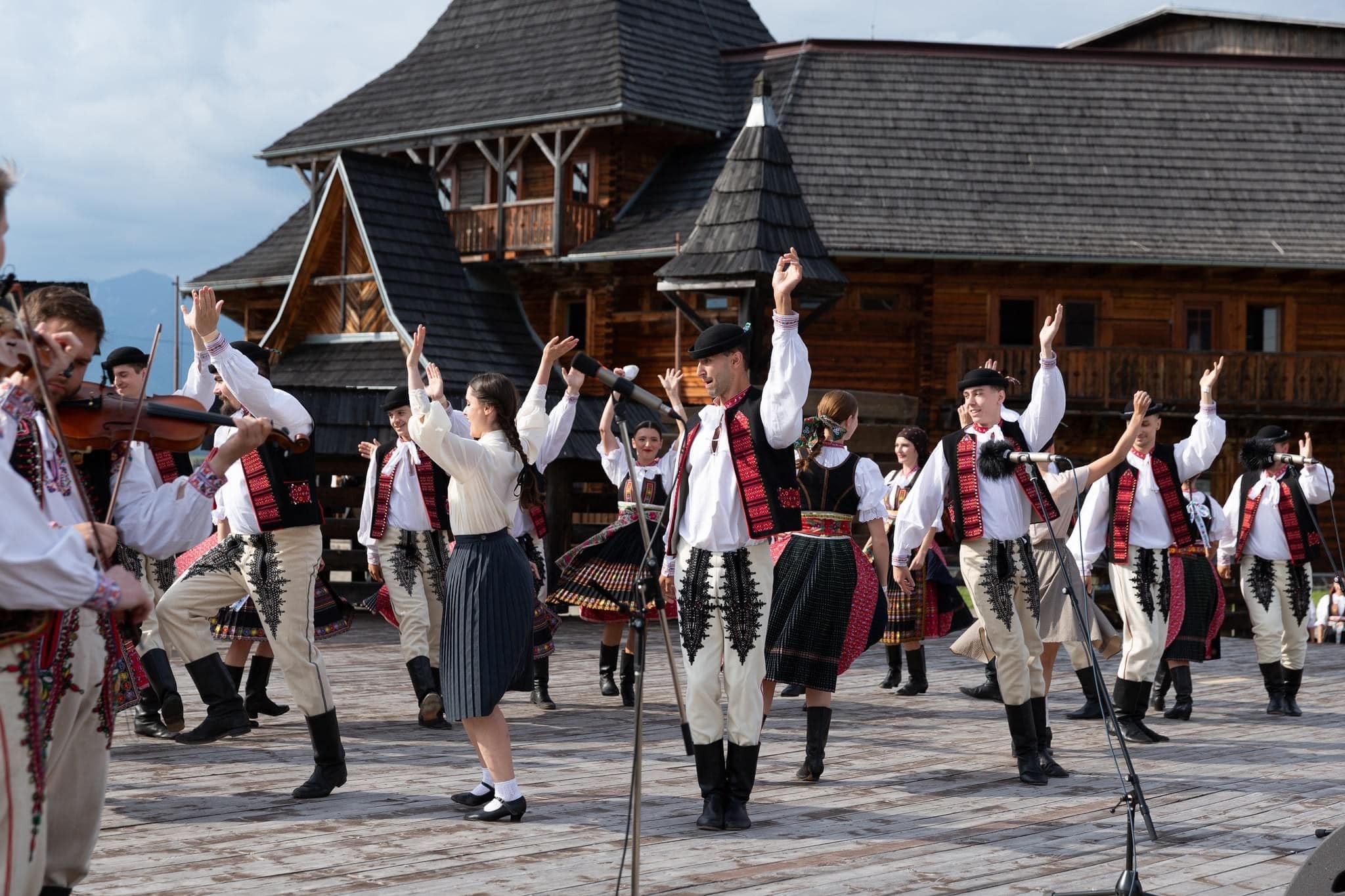 Folklórny festival Východná 2024 prinesie do amfiteátra pod Kriváňom 50 programov | Správy z domova