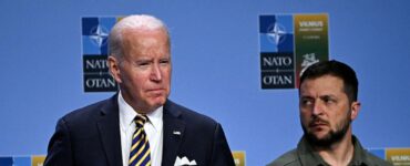 Americký prezident Joe Biden a ukrajinský prezident Volodymyr Zelenskyj, foto:tasr/ap