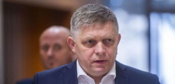 Premiér Robert Fico (Smer-SD)