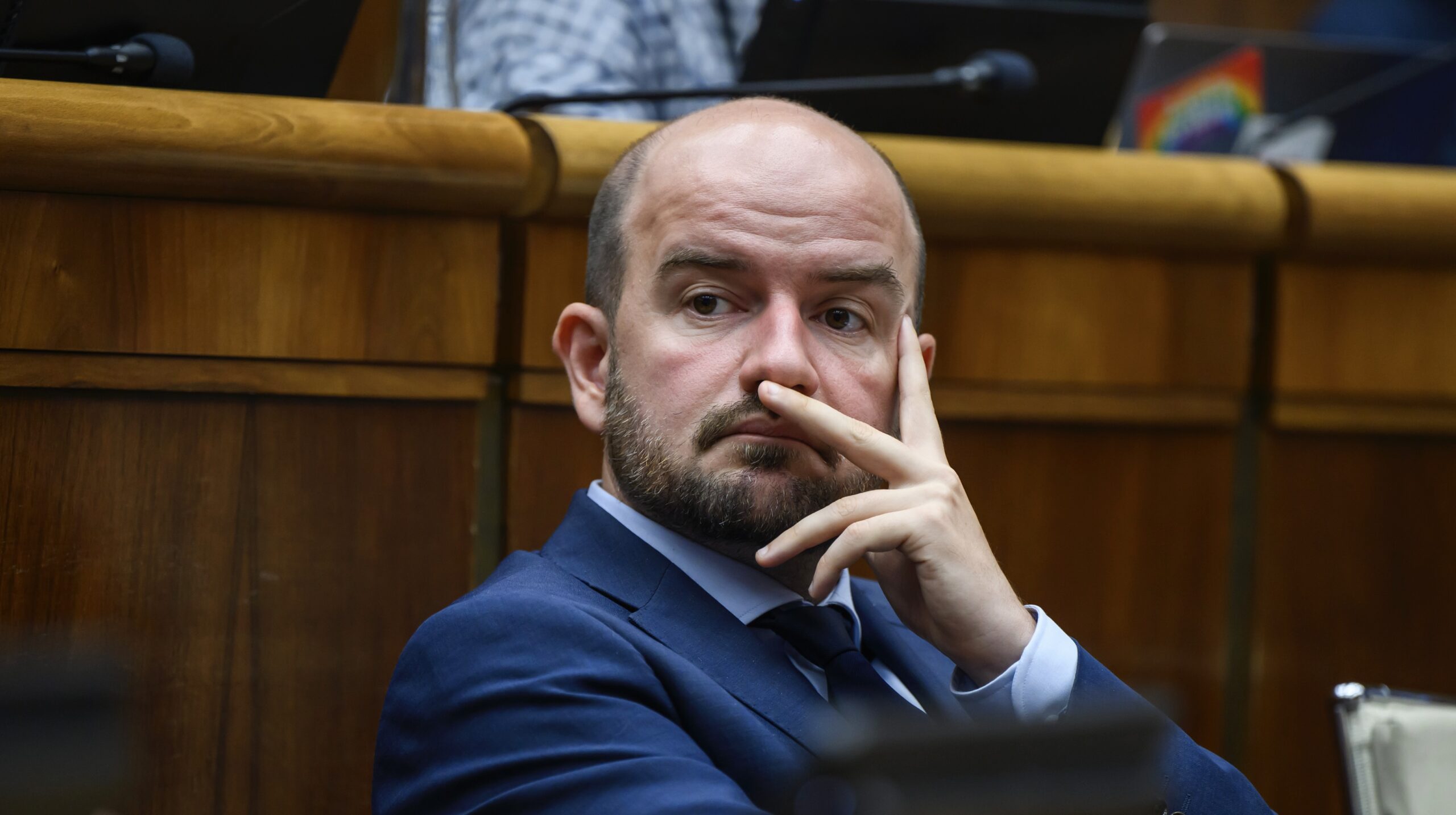 Ga&scaron;par avizuje nov&eacute; zistenia o verejn&yacute;ch peniazoch pre ľud&iacute; z okolia opoz&iacute;cie. Smer pracuje aj na odvolan&iacute; Dub&eacute;ciho | Dom&aacute;ca politika
