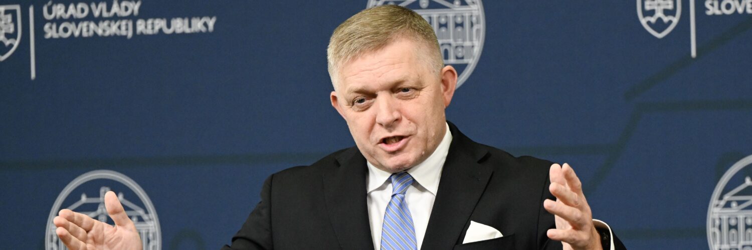 predseda vlády SR Robert Fico (SMER-SD)