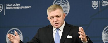 predseda vlády SR Robert Fico (SMER-SD)