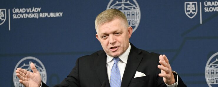 predseda vlády SR Robert Fico (SMER-SD)